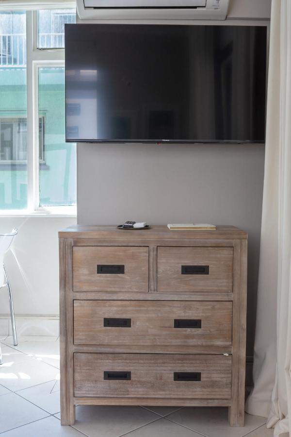 קייפטאון Cosy And Classy Sea Point Apartment מראה חיצוני תמונה