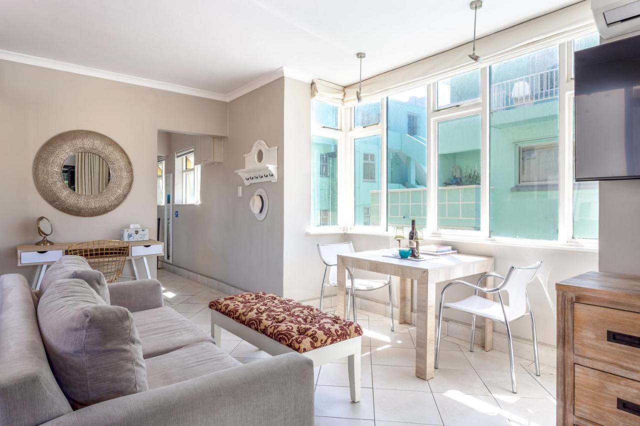 קייפטאון Cosy And Classy Sea Point Apartment מראה חיצוני תמונה