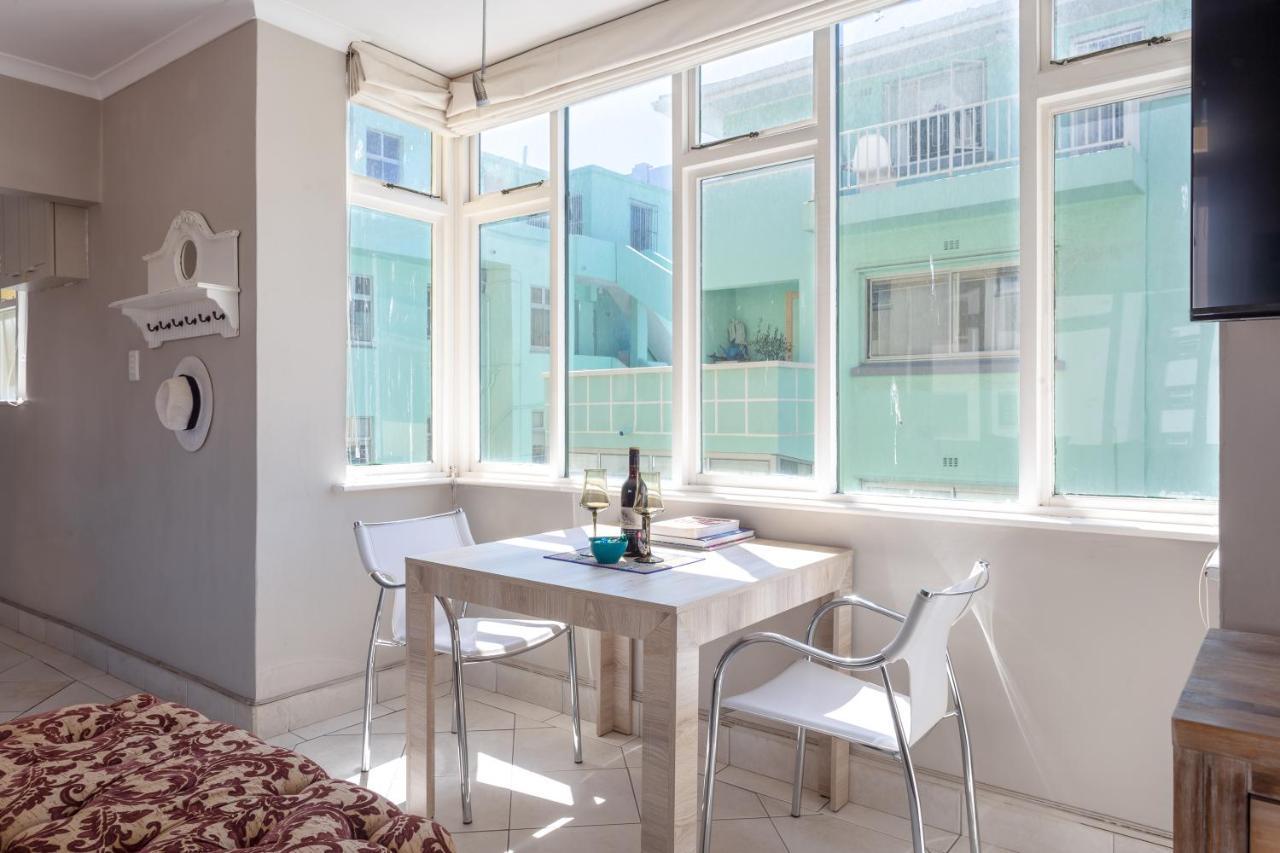 קייפטאון Cosy And Classy Sea Point Apartment מראה חיצוני תמונה