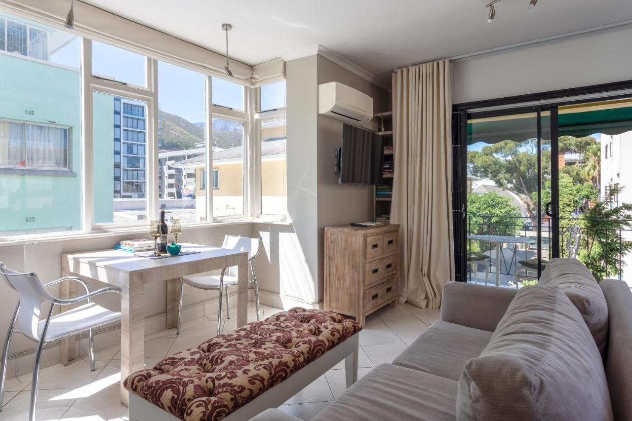 קייפטאון Cosy And Classy Sea Point Apartment מראה חיצוני תמונה