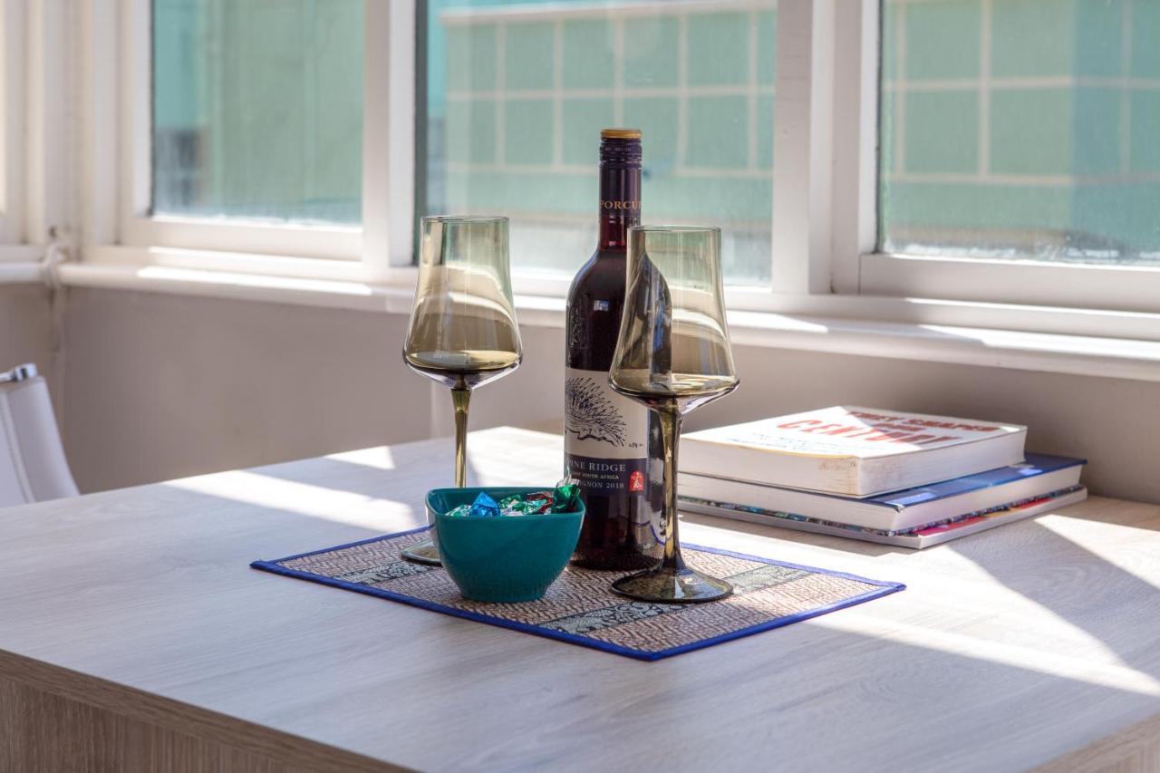 קייפטאון Cosy And Classy Sea Point Apartment מראה חיצוני תמונה