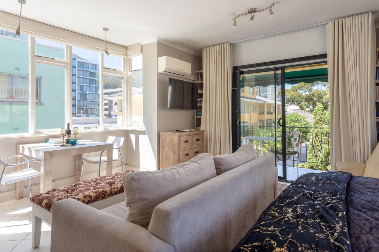 קייפטאון Cosy And Classy Sea Point Apartment מראה חיצוני תמונה