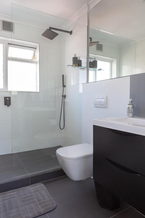 קייפטאון Cosy And Classy Sea Point Apartment מראה חיצוני תמונה