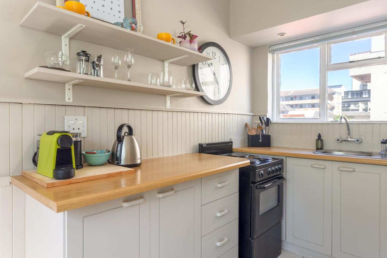 קייפטאון Cosy And Classy Sea Point Apartment מראה חיצוני תמונה