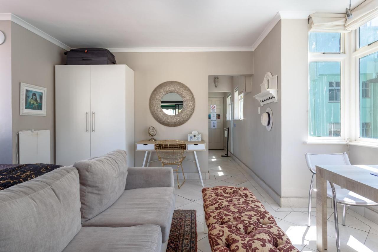 קייפטאון Cosy And Classy Sea Point Apartment מראה חיצוני תמונה