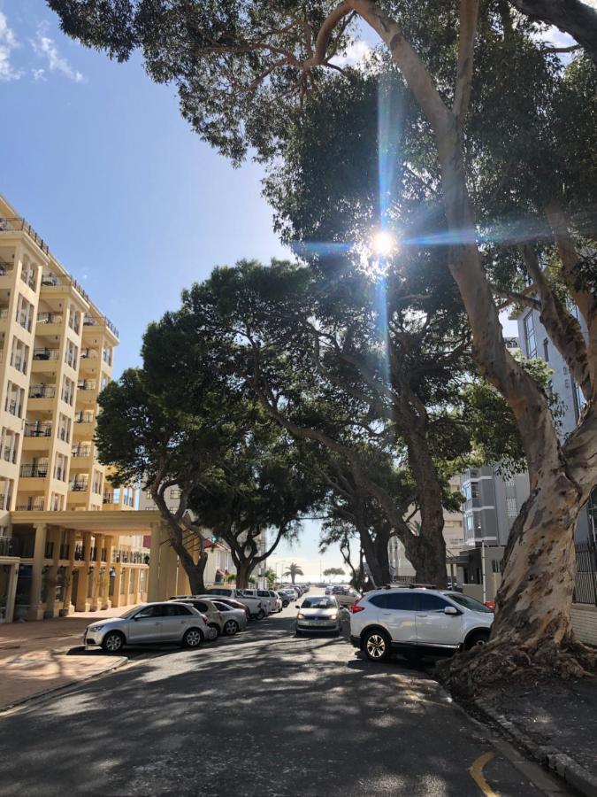 קייפטאון Cosy And Classy Sea Point Apartment מראה חיצוני תמונה