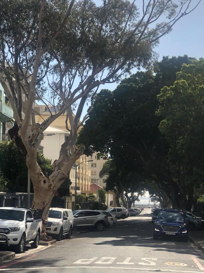 קייפטאון Cosy And Classy Sea Point Apartment מראה חיצוני תמונה