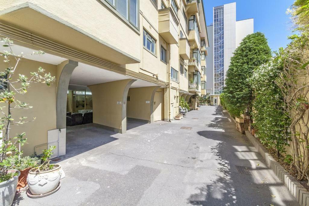 קייפטאון Cosy And Classy Sea Point Apartment מראה חיצוני תמונה