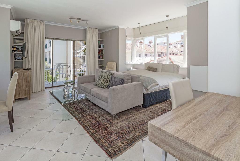 קייפטאון Cosy And Classy Sea Point Apartment מראה חיצוני תמונה
