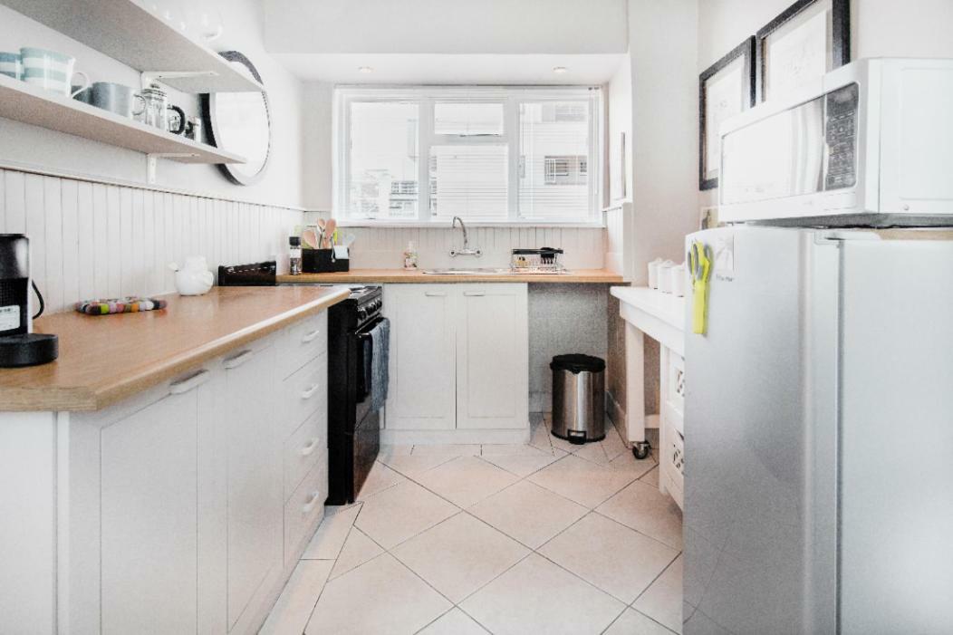 קייפטאון Cosy And Classy Sea Point Apartment מראה חיצוני תמונה