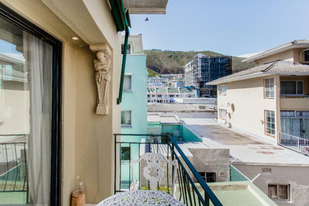 קייפטאון Cosy And Classy Sea Point Apartment מראה חיצוני תמונה